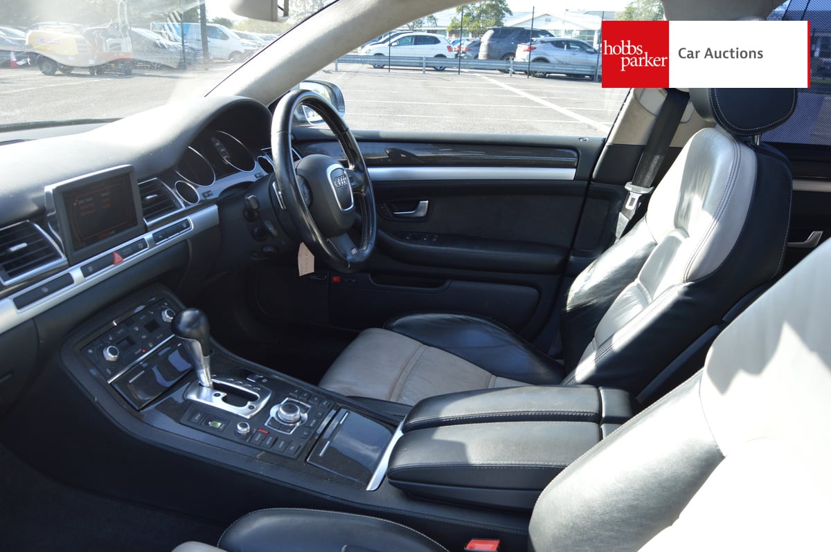 AUDI S8 V10 QUATTRO A image 13