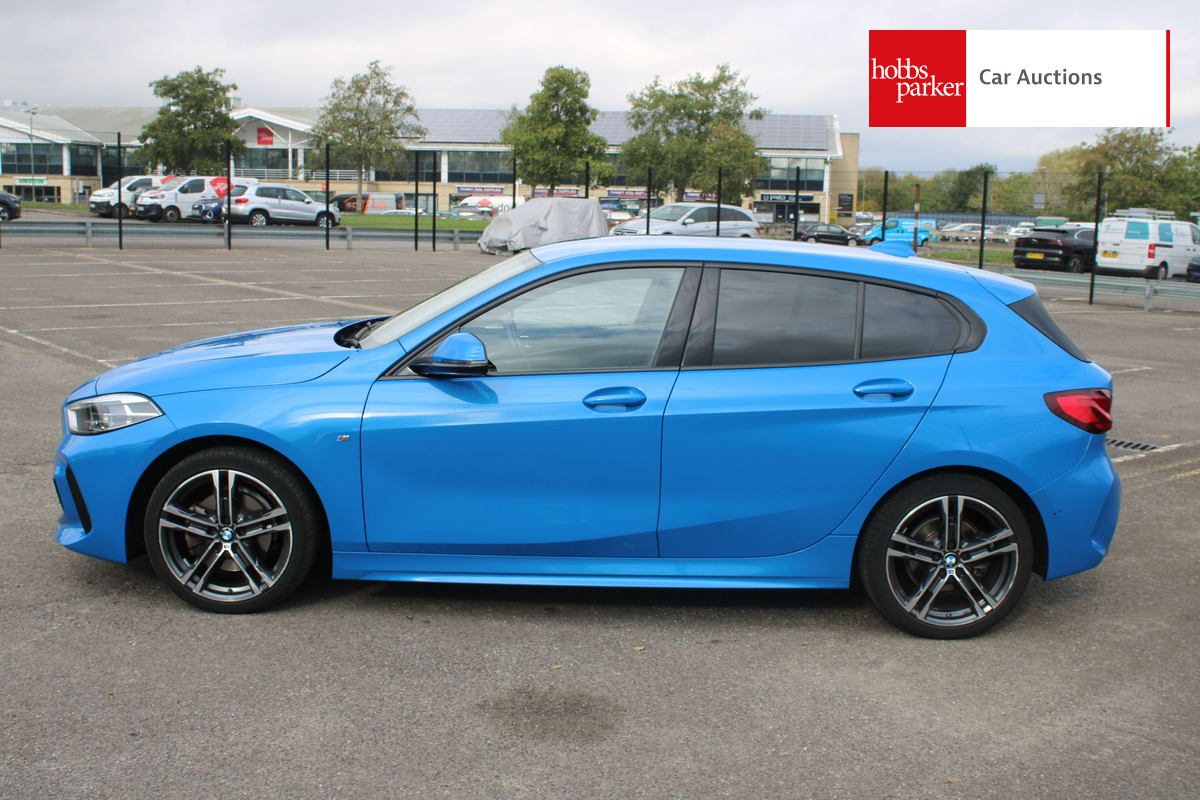 BMW 118I M SPORT AUTO image 6