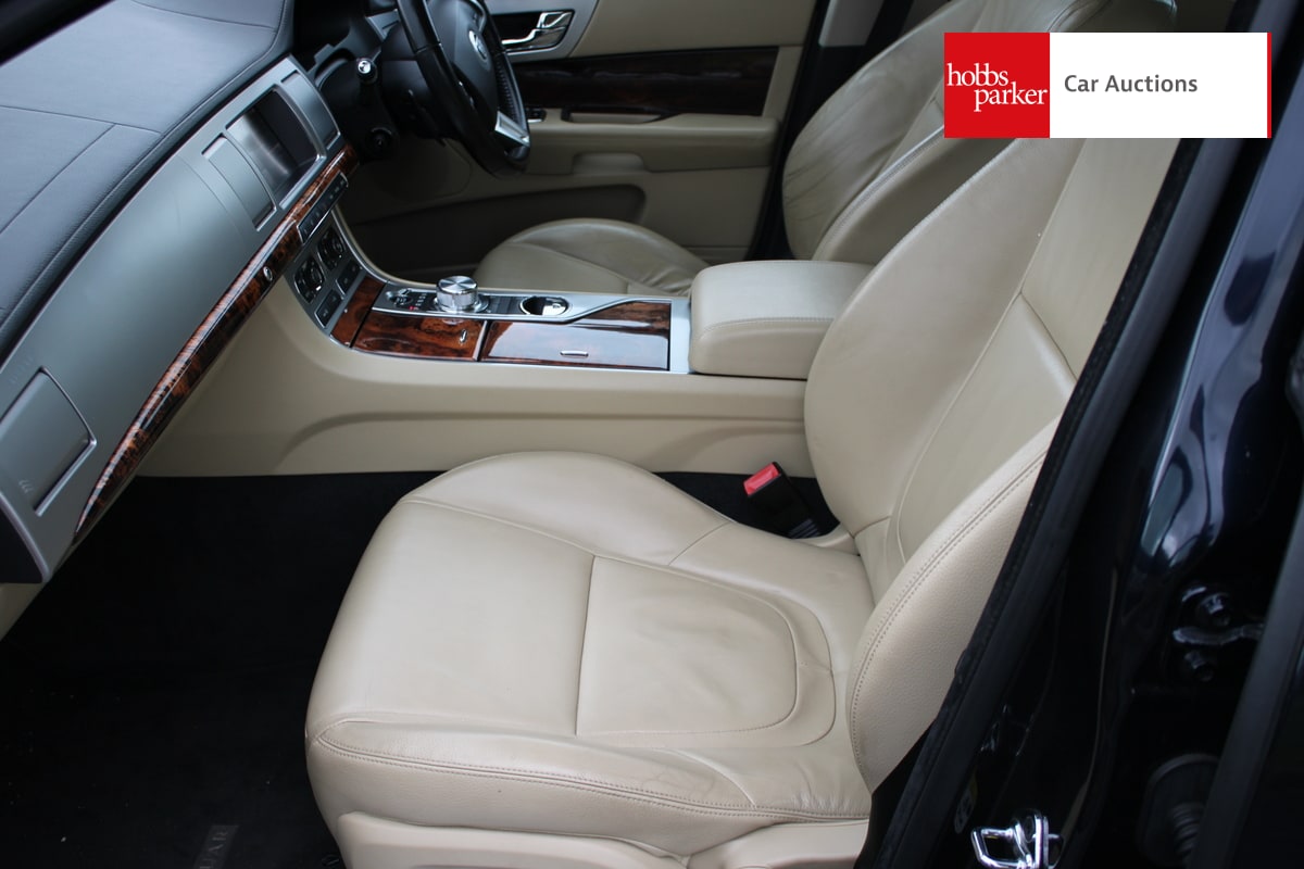 JAGUAR XF LUXURY D AUTO image 12