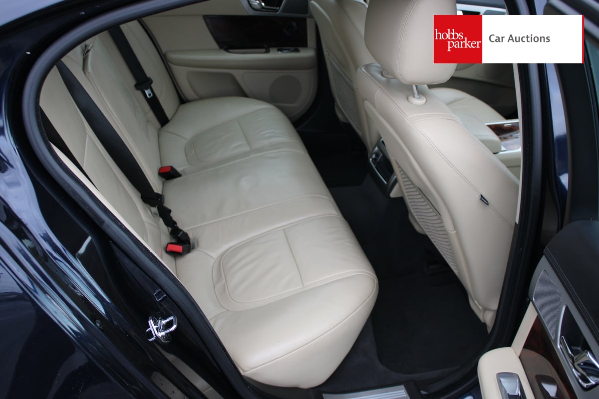 JAGUAR XF LUXURY D AUTO image 15