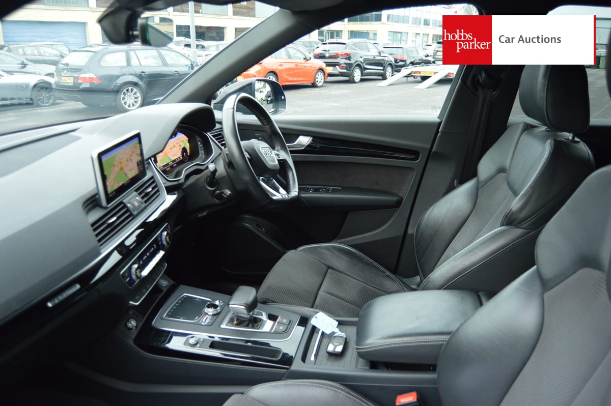 AUDI Q5 S LINE BLK ED40 TDI QU image 13
