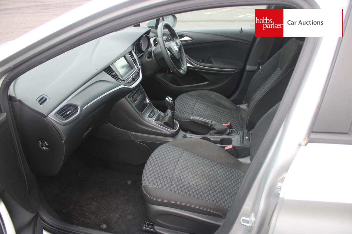 VAUXHALL ASTRA DESIGN CDTI image 13