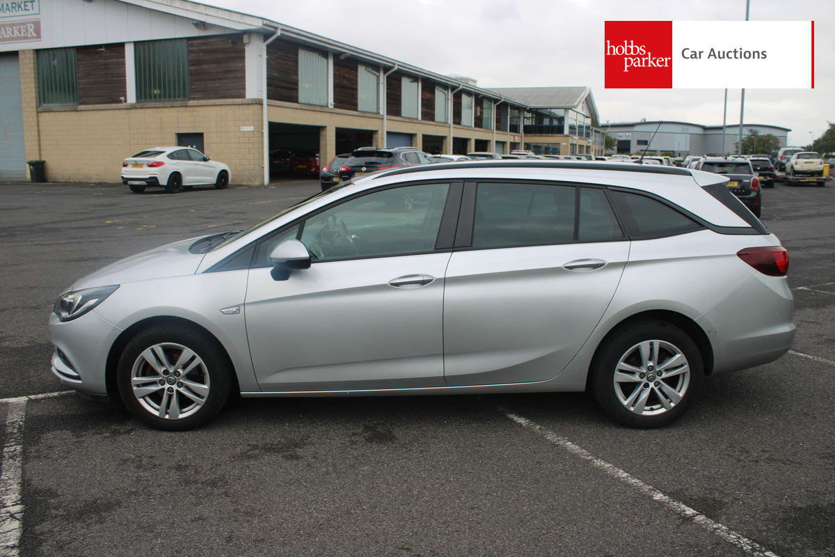 VAUXHALL ASTRA DESIGN CDTI image 6