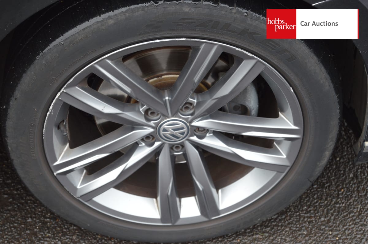 VOLKSWAGEN PASSAT GT TDI BMT S-A image 10