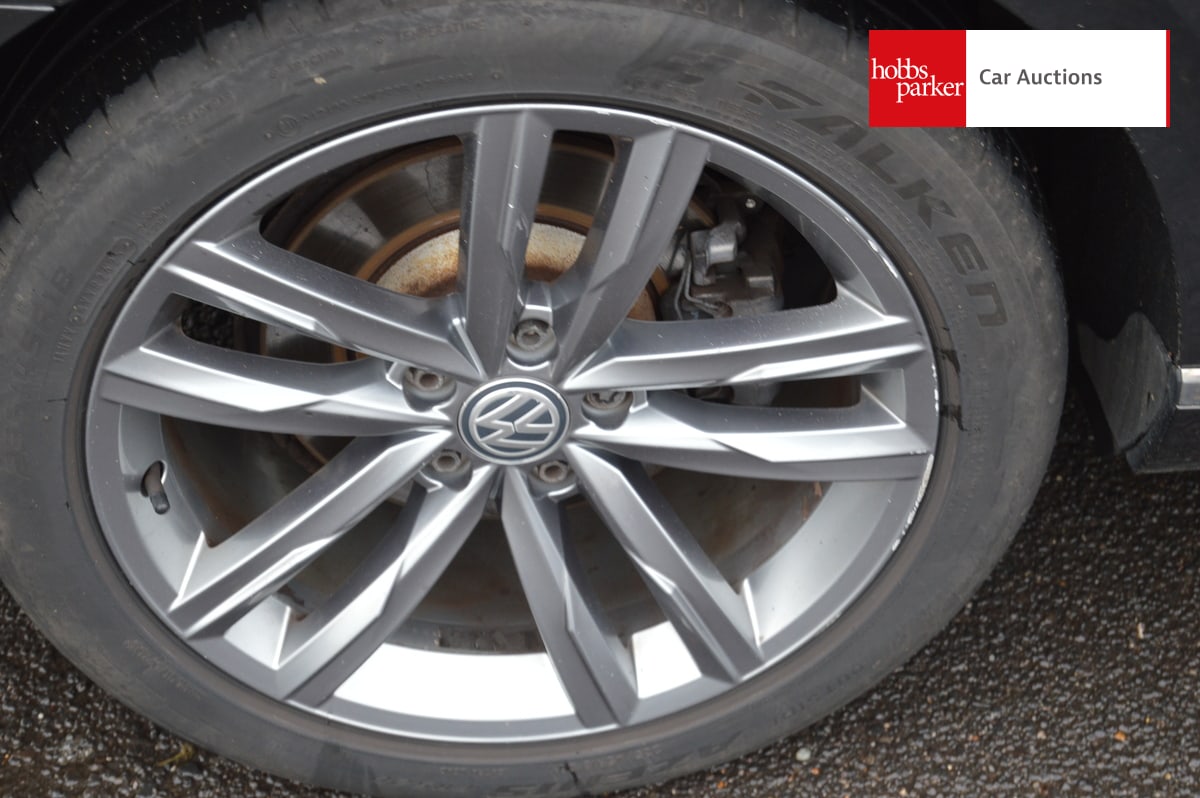 VOLKSWAGEN PASSAT GT TDI BMT S-A image 11