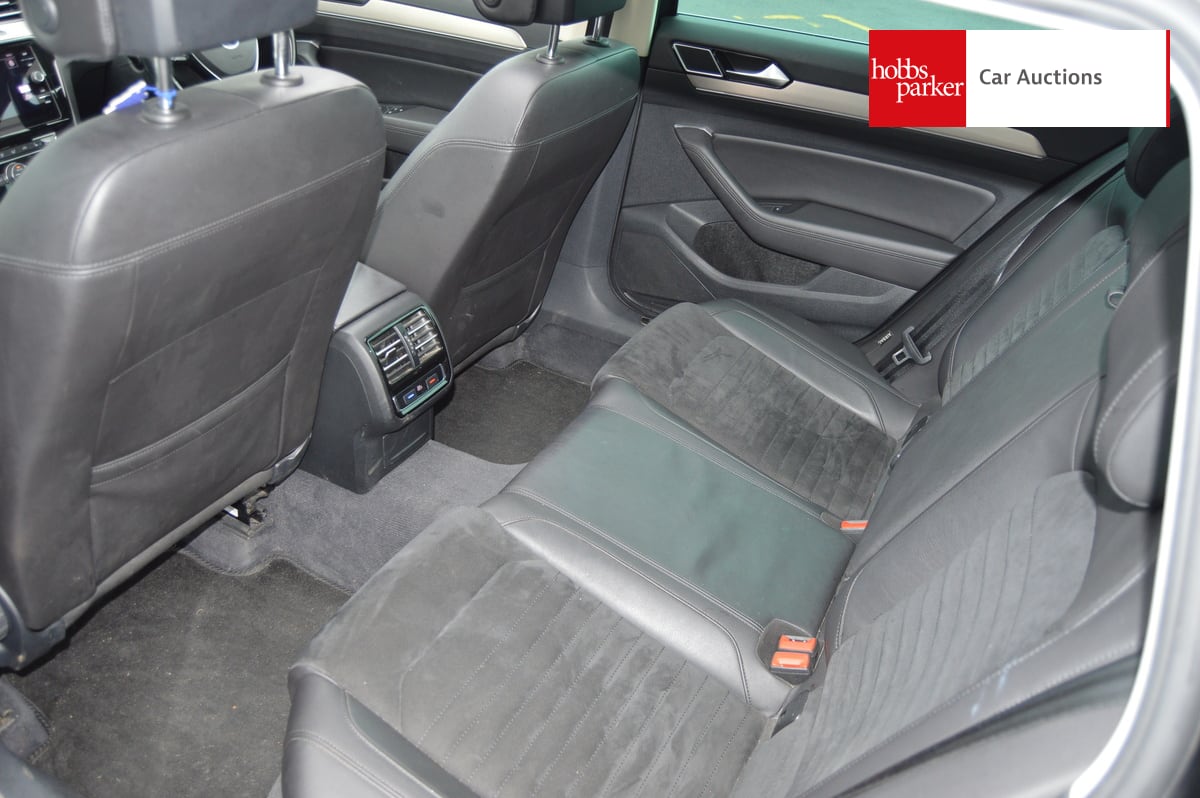 VOLKSWAGEN PASSAT GT TDI BMT S-A image 15