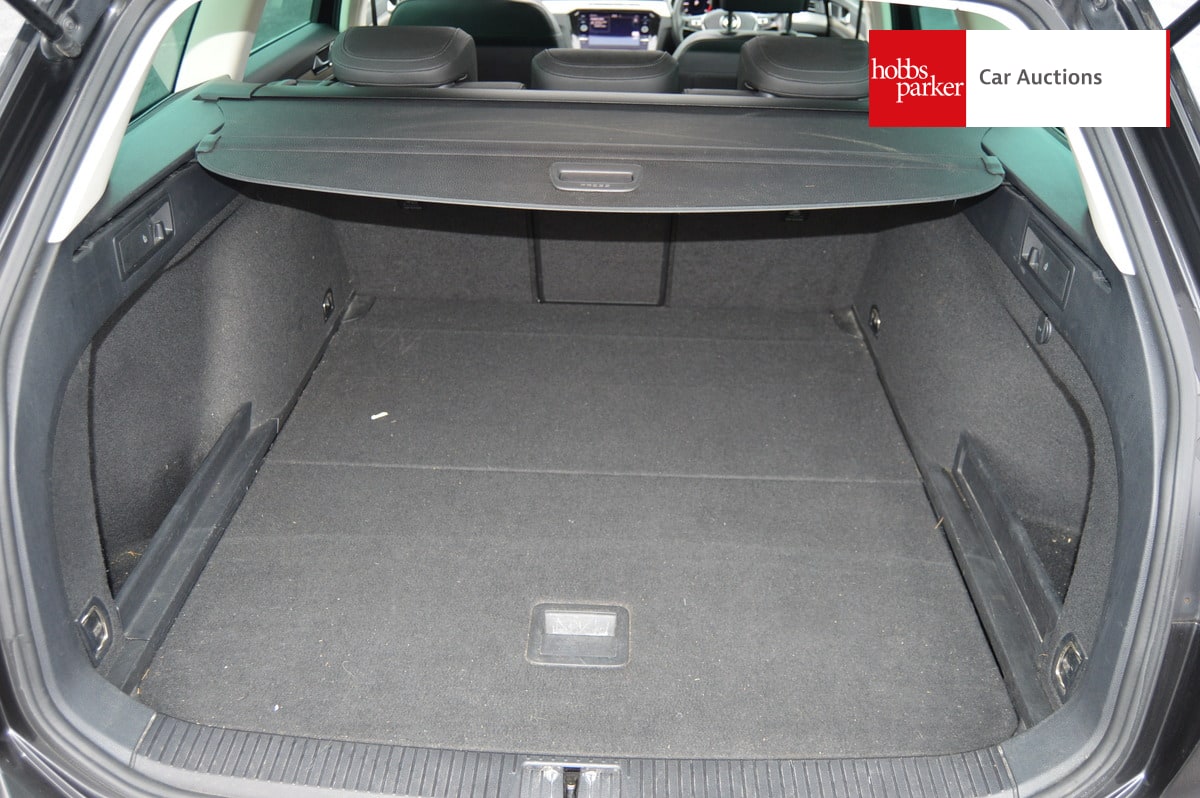 VOLKSWAGEN PASSAT GT TDI BMT S-A image 16