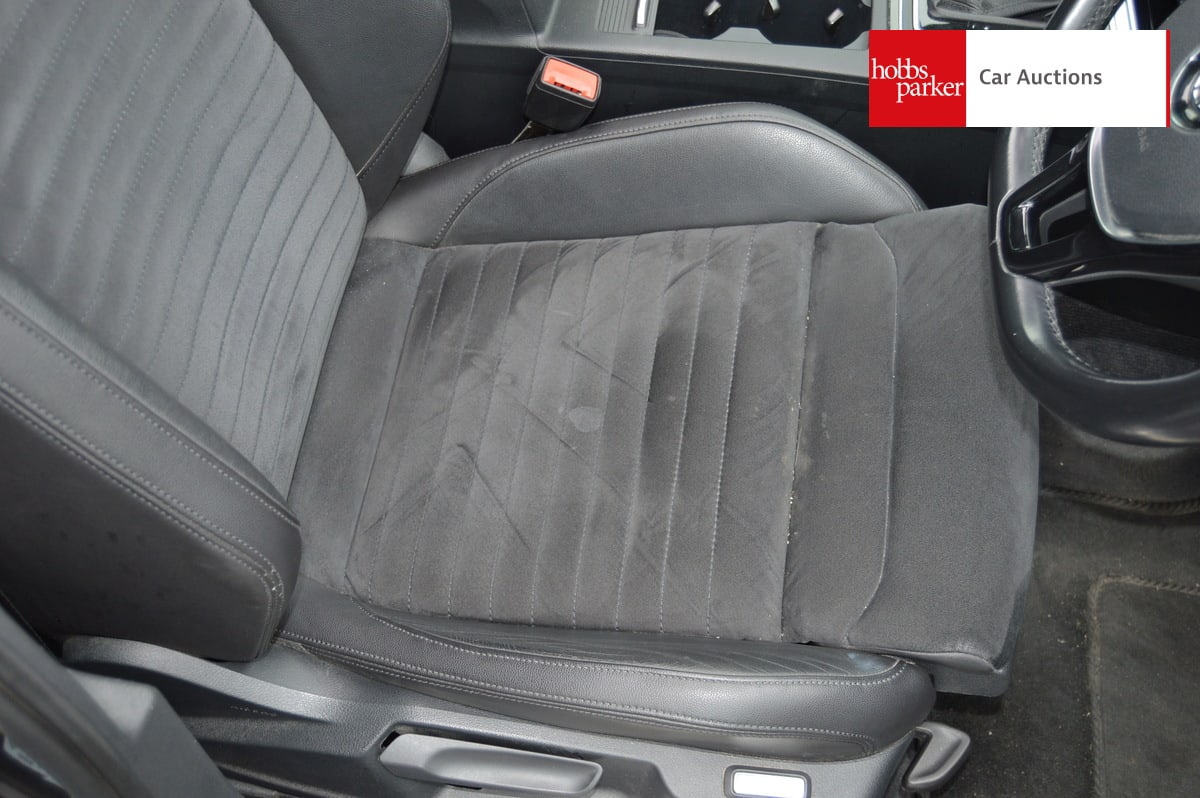 VOLKSWAGEN PASSAT GT TDI BMT S-A image 17