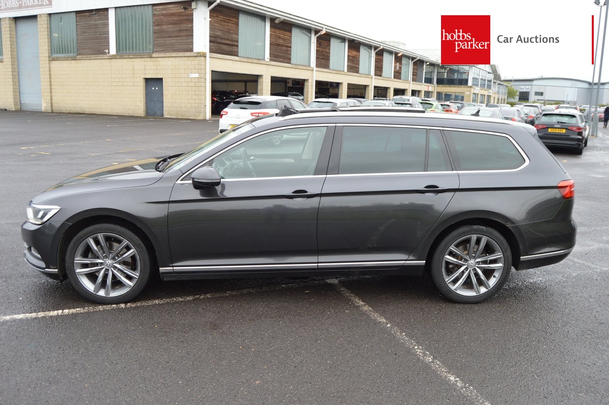 VOLKSWAGEN PASSAT GT TDI BMT S-A image 6
