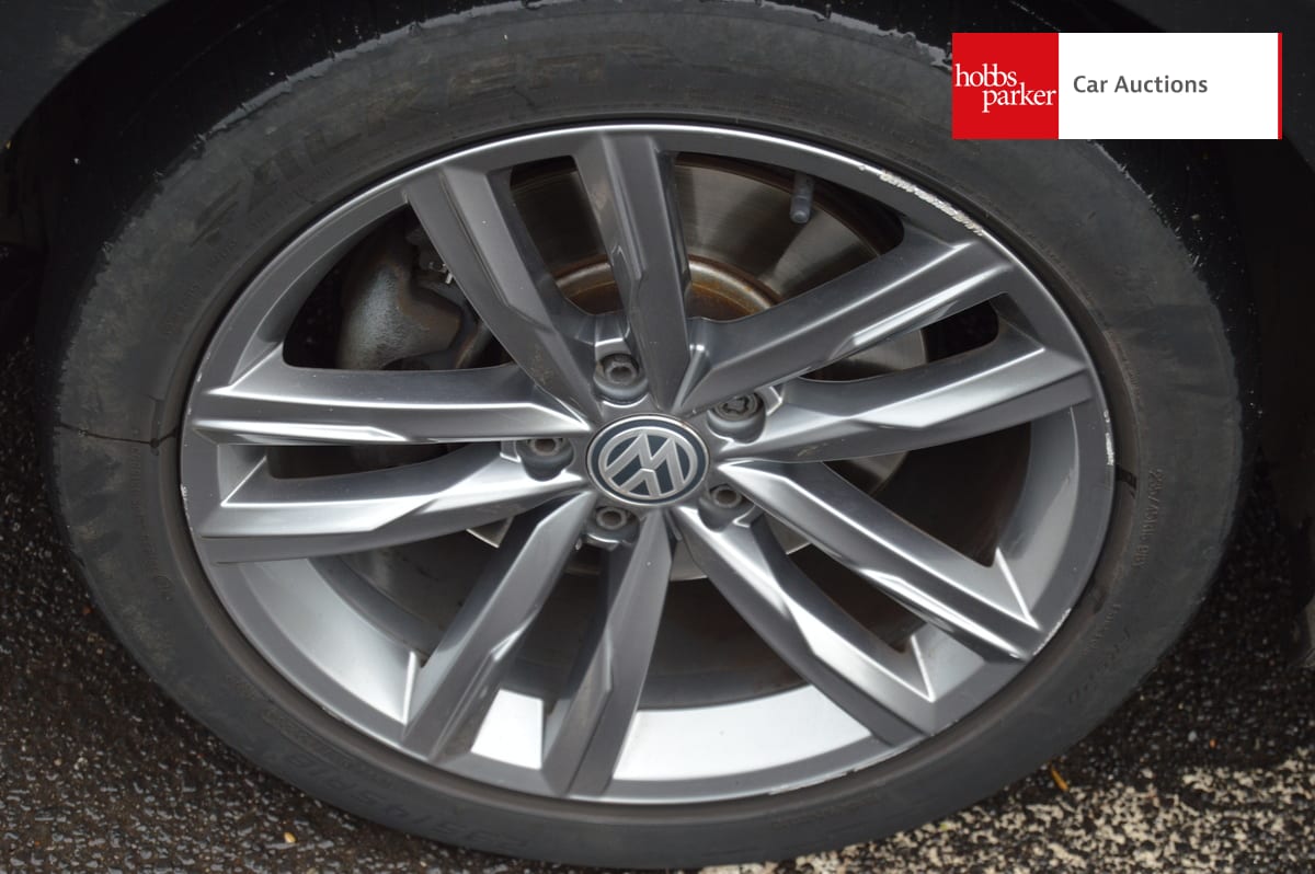 VOLKSWAGEN PASSAT GT TDI BMT S-A image 9