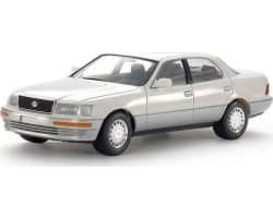 1/24 Lexus LS 400 UCF11L Plastic Model Kit photo