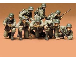 1/35 German Panzer Grenadiers Plastic Model photo