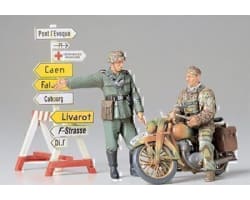 1/35 German Motorcycle Orderly Set Model Kit photo