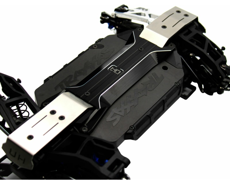 6061 Lower Chassis Cover Plate - Mini Maxx