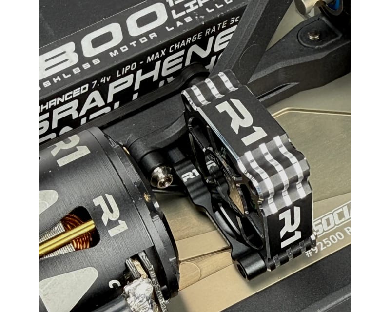 Tap to zoom R1WURKS (B84 Series) Rear Fan Mount Aluminum