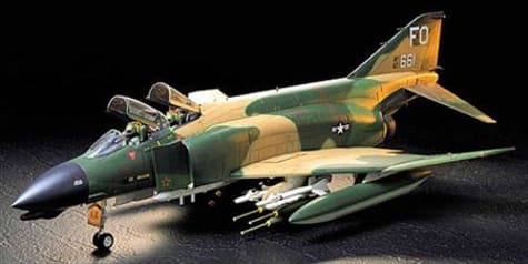 Tamiya USA TAM60305 - 1/32 Mcdonnell F-4 C/D Phantom Ii Plastic Model Airplane Kit