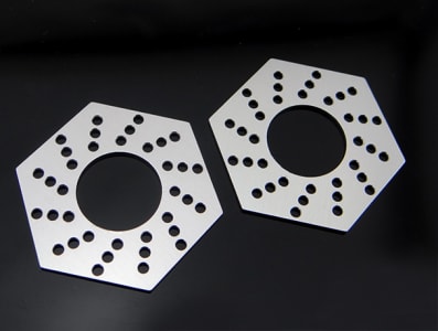 Hot Racing YET15CP - Aluminum Cross Drilled Slipper Pad 32.8x15.2x1mm (2 pieces)