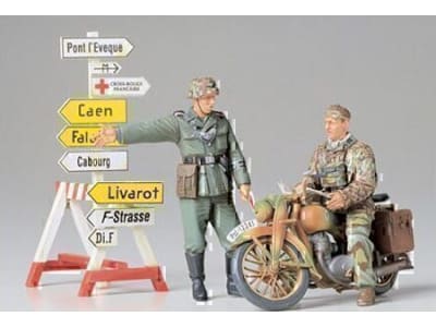 TAM35241 1 / 35 German Motorcycle Orderly Set Model Kit