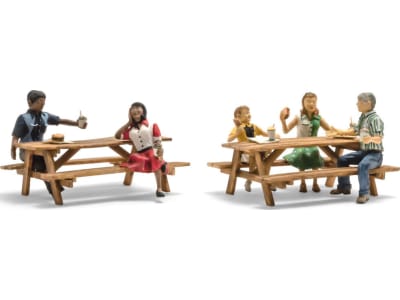 WOOA1939 HO Outdoor Dining