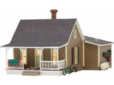 WOOBR5027 HO B / U Granny s House