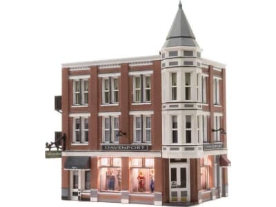 WOOBR5039 HO Built-Up Davenport Department Store