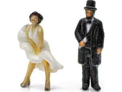 WOOA2862 O Historical Figures 2 PK