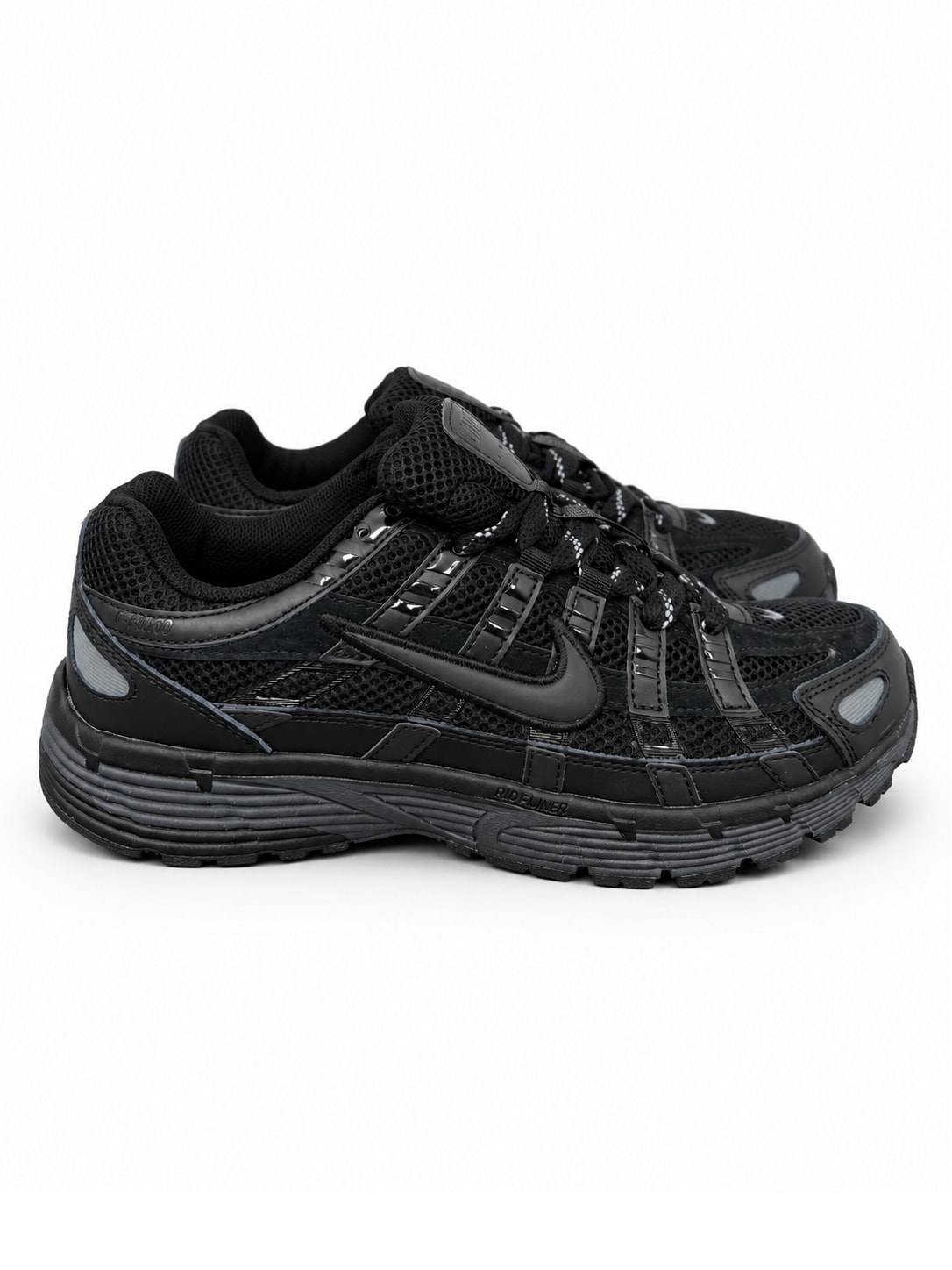 NIKE P-6000 — BLACK / GREY