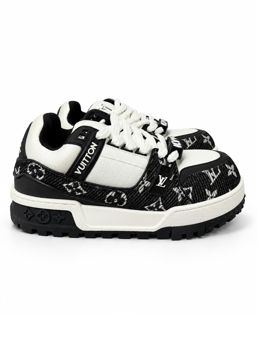LOUIS VUITTON LV TRAINER SNEAKER — BLACK / WHITE