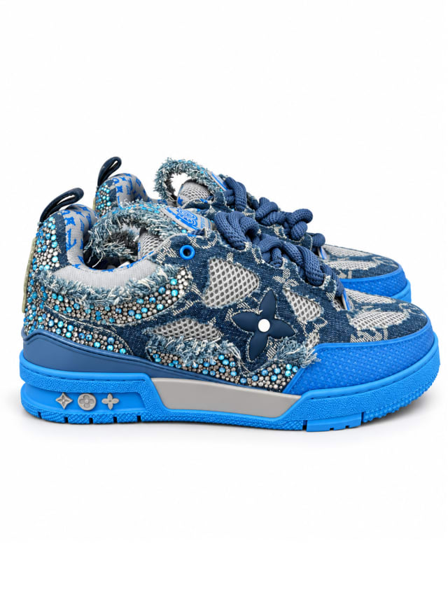 LOUIS VUITTON LV TRAINER SNEAKER — CRYSTAL / BLUE