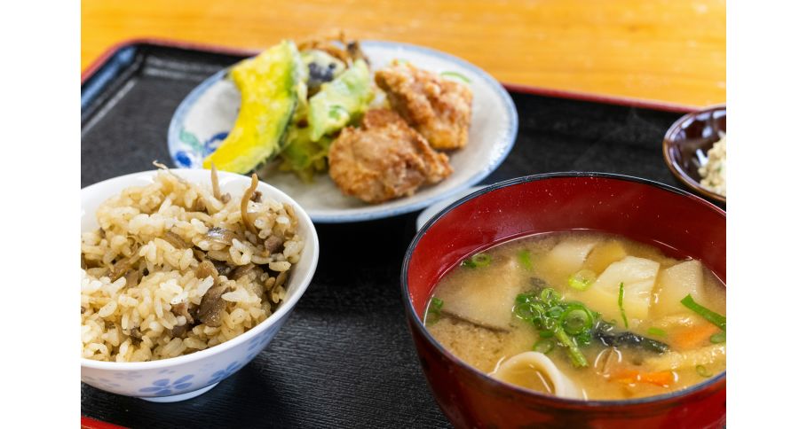 唐揚げ定食