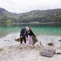 octaviaplusklaus photography - heiraten im dirndl als brautkleid