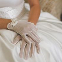 Hochzeitshandschuhe – Woher stammt die Tradition der Damenhandschuhe 2