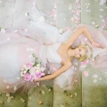 Brautkleider in Gold und Blush 8