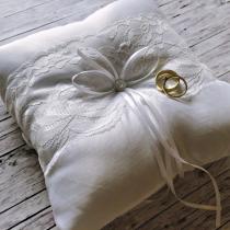 Ringe - Ringkissen weiß mit Spitze - Stella København Etsy