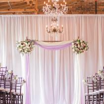 Dekoration der Location - Hochzeitsbogen für einen spektakulären Hintergrund bei Eurer Trauung - 02 One Crazy Love