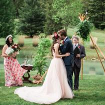 Dekoration der Location - Hochzeitsbogen für einen spektakulären Hintergrund bei Eurer Trauung - 06 Jasmine Rose Photography