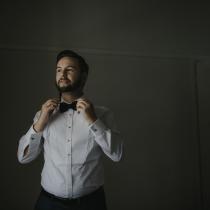 Real Wedding - Amys und Bronson mediterran schicke Hochzeit  - Oli Sansom Weddings   (1)