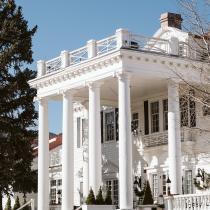 Real Wedding - Hochzeit im Winter mit Schnee und Hunden - Larson Photo Co 1