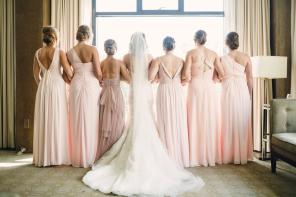 Real Wedding - Gefühlvolle Sommerhochzeit mit Brautjungfern in Rosa - 10