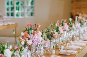 Tischdeko - Tischdeko zur Hochzeit im Frühling - natural light photo 1