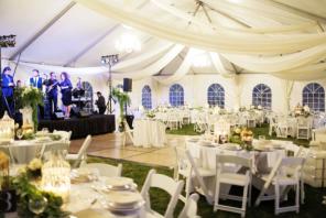 Tischdeko - Tischdeko zur Hochzeit im Sommer - Pepper Nix Photography