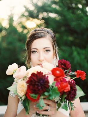 Real Wedding - Malerische Hochzeit in Weinrot - 07