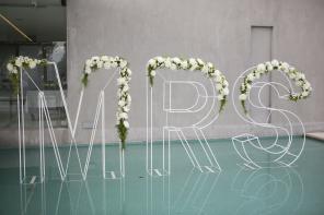 Real Wedding - Moderne Hochzeit in Weiß - 25