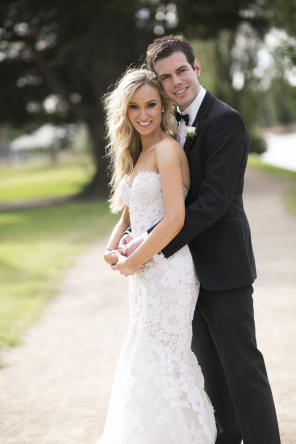 Real Wedding - Moderne Hochzeit in Weiß - 22