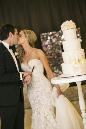 Real Wedding - Moderne Hochzeit in Weiß - 34