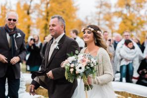 Real Wedding = Rustikale Country-Hochzeit im Herbst  = 28