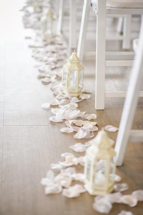 Real Wedding - Berührende Hochzeit in minimalistischem Ambiente - 02