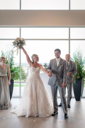 Real Wedding - Berührende Hochzeit in minimalistischem Ambiente - 29