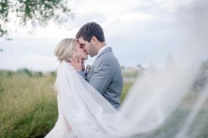 Real Wedding - Berührende Hochzeit in minimalistischem Ambiente - 35