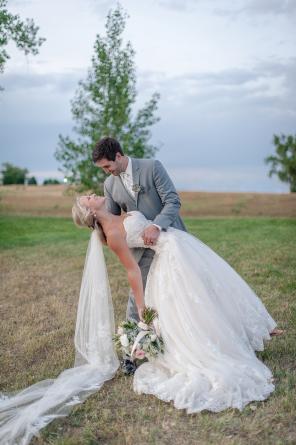 Real Wedding - Berührende Hochzeit in minimalistischem Ambiente - 37